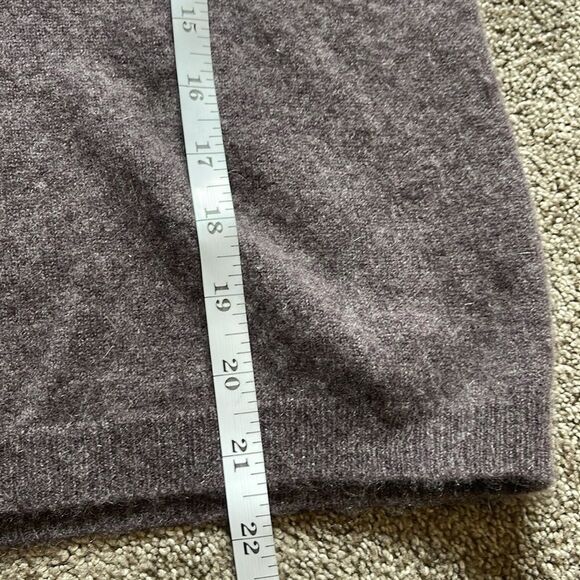 TAHARI 100% Cashmere Crew Neck Pullover Purple Sweater sz L - Picture 9 of 9